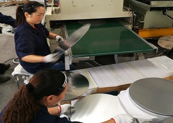 Fabricantes de pelo recto 1,2 mm de aluminio puro de grado 1070 hoja se puede utilizar para el horno de cocina de la vajilla