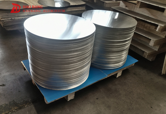 Los proveedores chinos exportan 5054 bolitas de aluminio y platos redondos de aluminio de alta calidad para varios utensilios de cocina