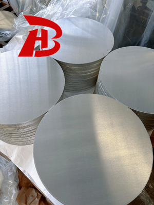 Proceso de producción Superficie fina de aluminio circular Espejo liso Rendimiento de tracción Fuerte para utensilios de cocina no adhesivos