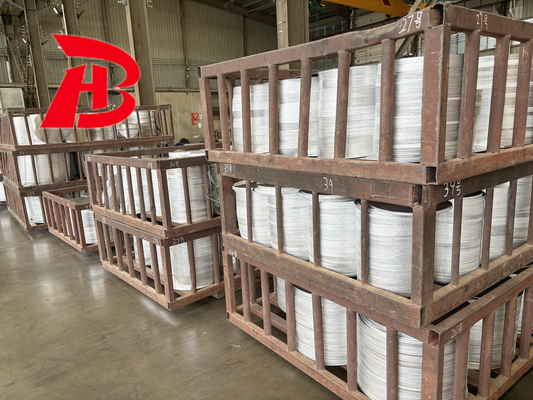 Proceso de producción Superficie fina de aluminio circular Espejo liso Rendimiento de tracción Fuerte para utensilios de cocina no adhesivos