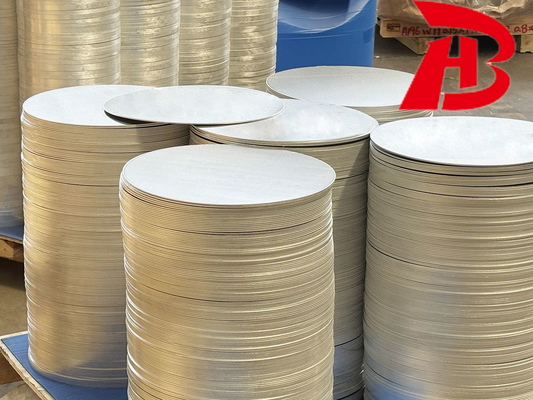 Superficie revestida B209 ASTM 3003 8011 1050 1100 1060 Círculos de discos de aluminio para panelas no adhesivas