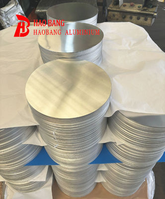 Superficie lisa Disco de aluminio de alta planitud 1050 1060 3003 de aleación, 0,3 ∼6 mm de espesor, tamaño personalizado Aluminio en blanco para cubierta de lámpara y macetas