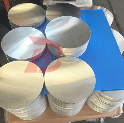 Proceso de producción Superficie fina de aluminio circular Espejo liso Rendimiento de tracción fuerte