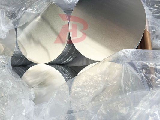 Círculo de aluminio de tamaño personalizado 0,3-6 mm de espesor 100-1000 mm de diámetro CC DC Material 1050 1060 3003 Aleación resistente a grietas Embutición profunda para utensilios de cocina y estampado de cubiertas de lámparas