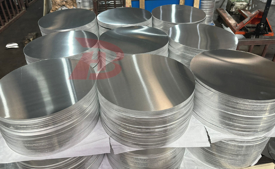 1060 3003 5052 Aleación H24 H32 2mm 676mm Diámetro Círculo de aluminio para señales de advertencia vial