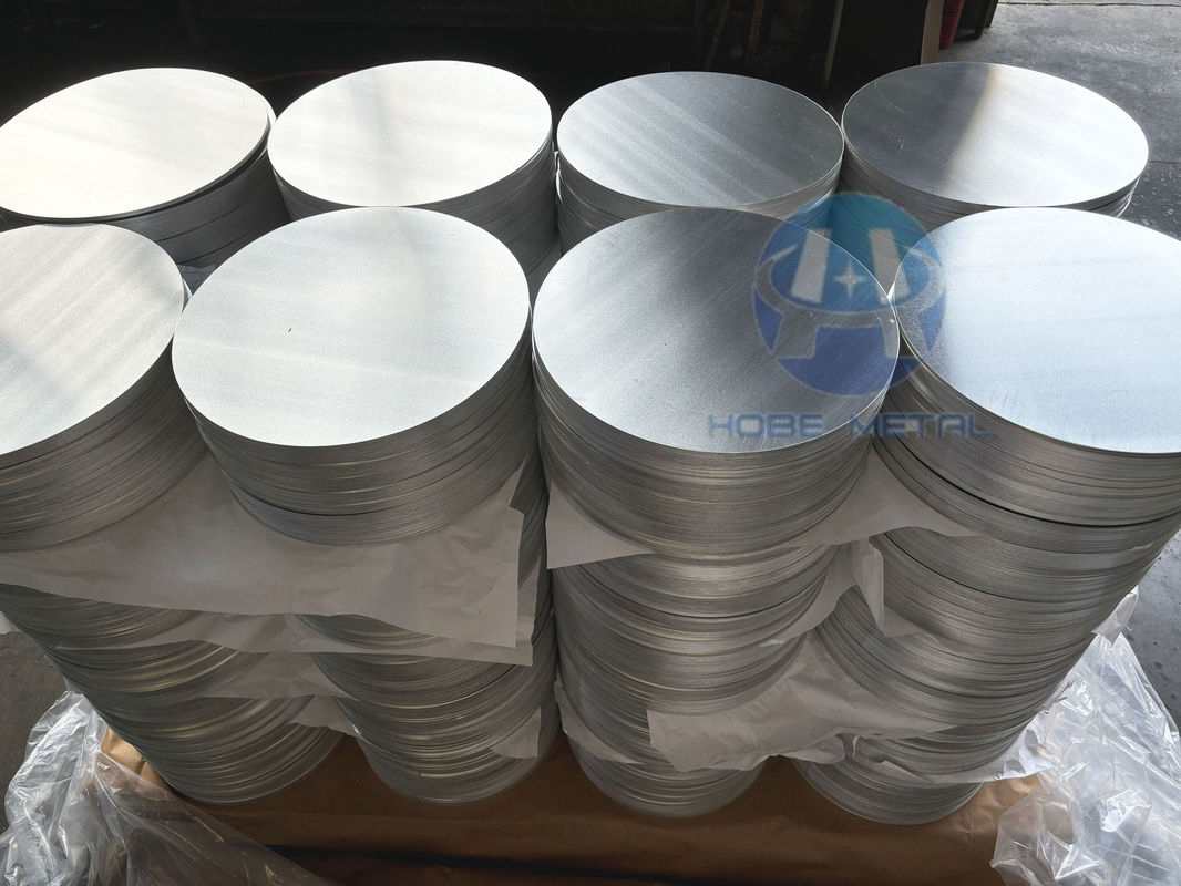Círculo de aluminio de tamaño personalizado 0,3-6 mm de espesor 100-1000 mm de diámetro CC DC Material 1050 1060 3003 Aleación resistente a grietas Embutición profunda para utensilios de cocina y estampado de cubiertas de lámparas