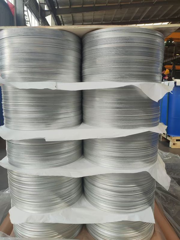 Superficie lisa Disco de aluminio de alta planitud 1050 1060 3003 de aleación, 0,3 ∼6 mm de espesor, tamaño personalizado Aluminio en blanco para cubierta de lámpara y macetas