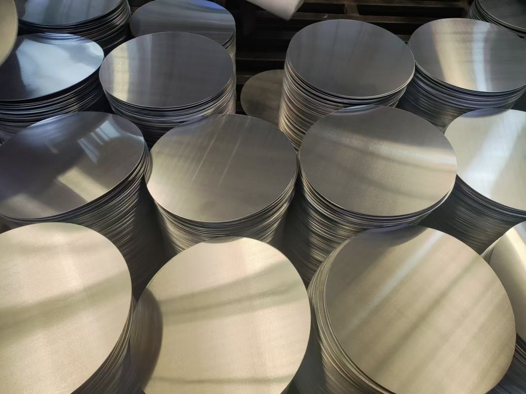 Círculos de aluminio plateado de larga duración 1050/1060 80-1600MM para proyectos domésticos