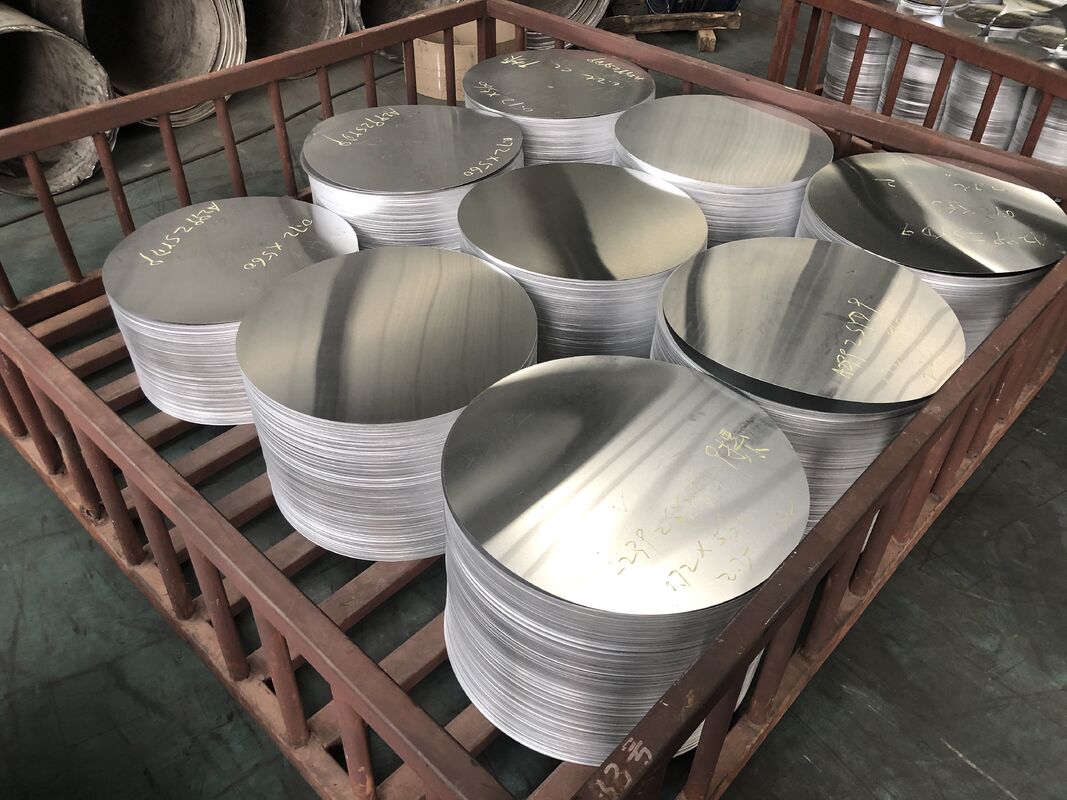 Bobina de aluminio de 0,3-6 mm de espesor y círculo redondo con diámetro de 80-1600 mm para utensilios de cocina de alta gama